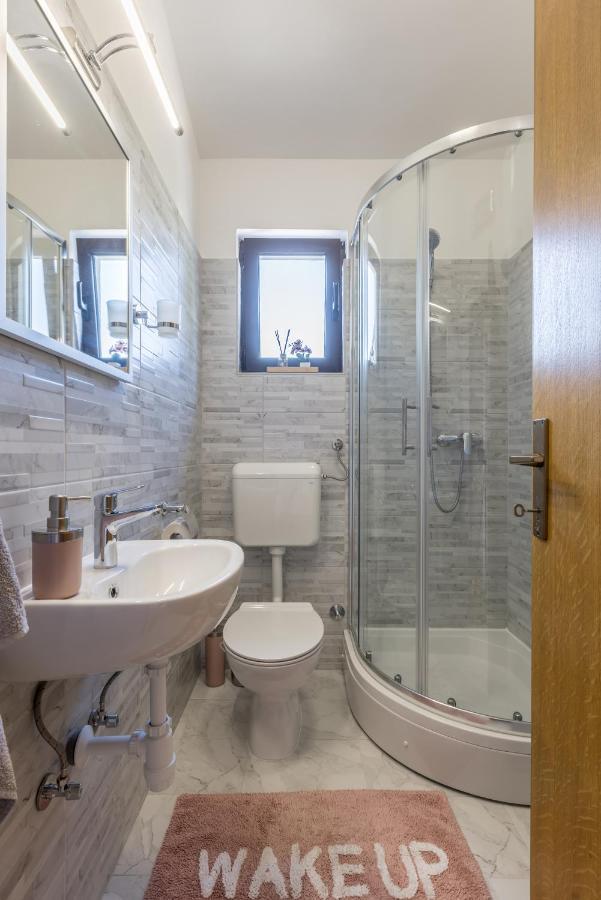 Apartment Lamaro Kaštela المظهر الخارجي الصورة