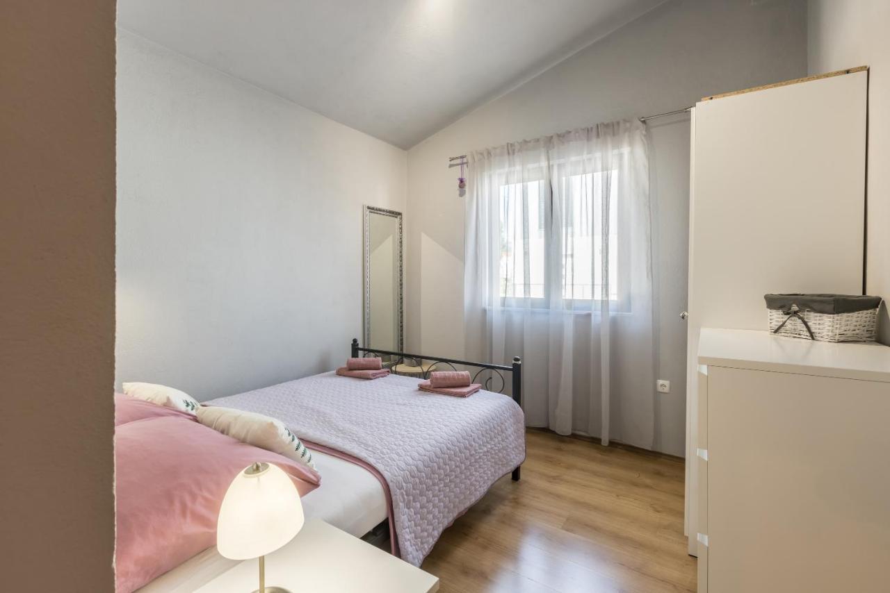 Apartment Lamaro Kaštela المظهر الخارجي الصورة