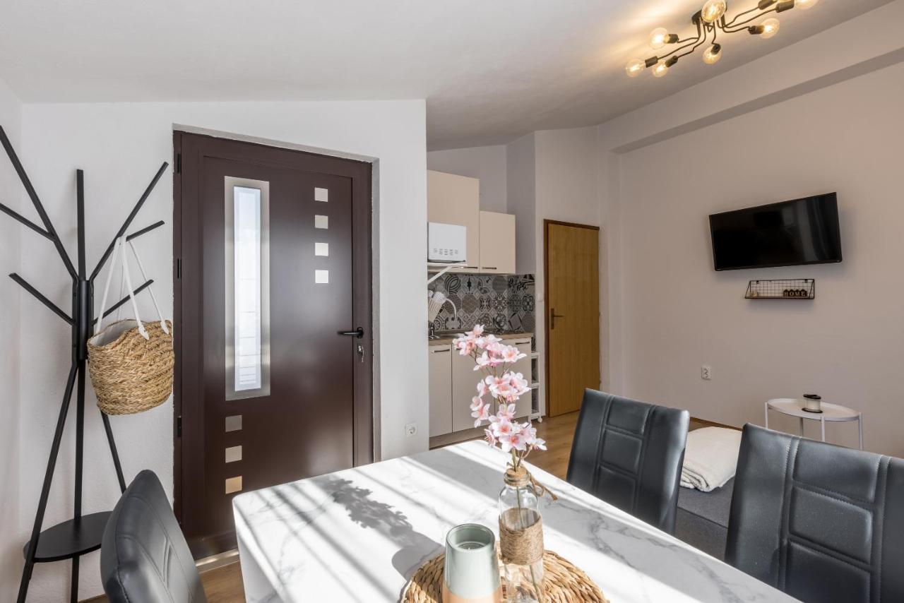 Apartment Lamaro Kaštela المظهر الخارجي الصورة