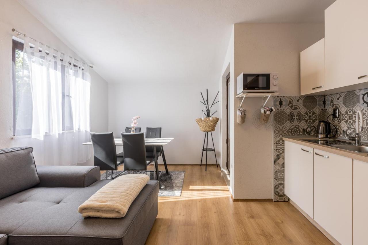 Apartment Lamaro Kaštela المظهر الخارجي الصورة